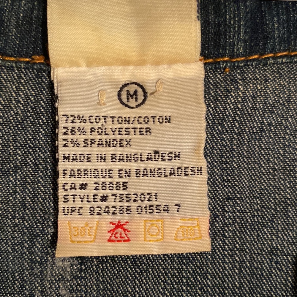 💙💎Levis jacket with bling ladies/youth/child. Pretty embellishments medium sz. - Picture 8 of 8